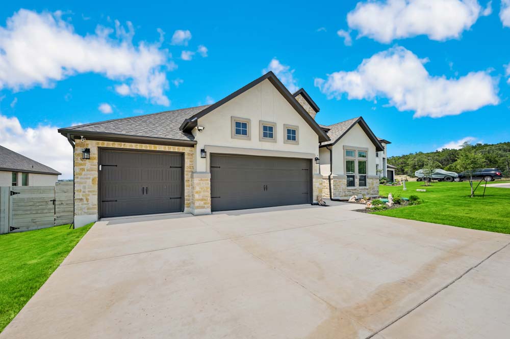 house with 2 garages Flower Mound, TX