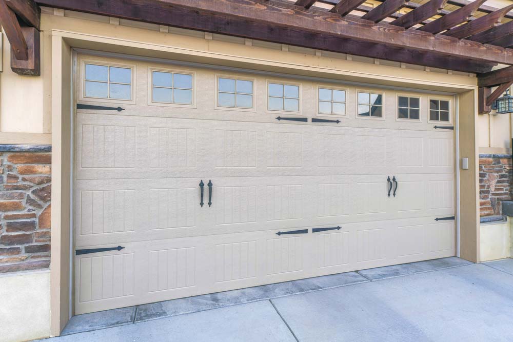 How To Incorporate A Garage Door In Your New House Construction